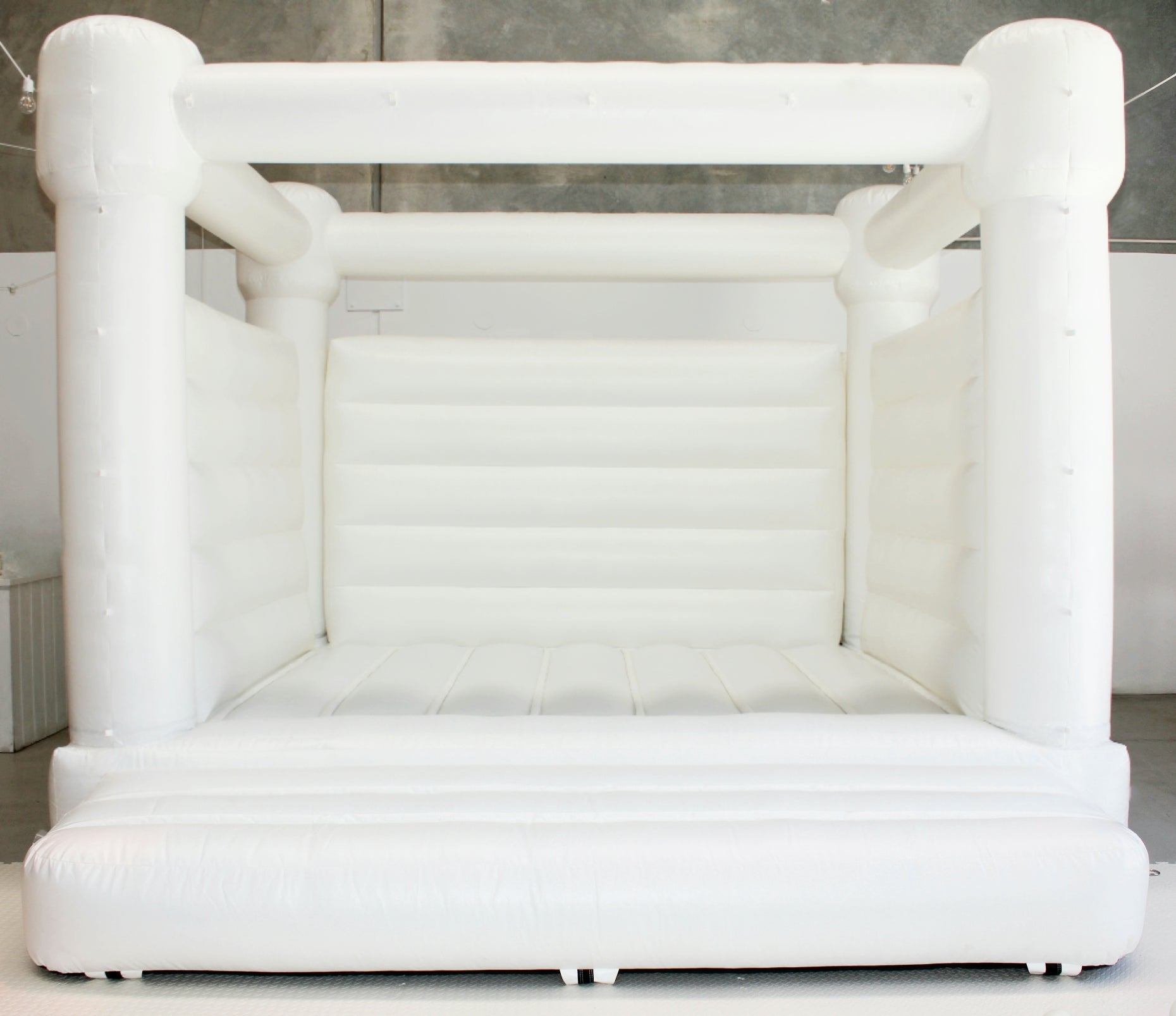 White bouncy castle 4m